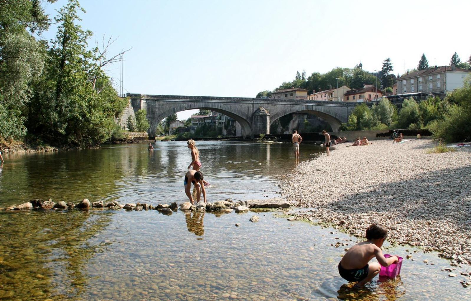 Gite L Ainstant A 2 Pas De La Riviere, Proche Cnpe Et A42 Neuville-sur-Ain Exterior foto